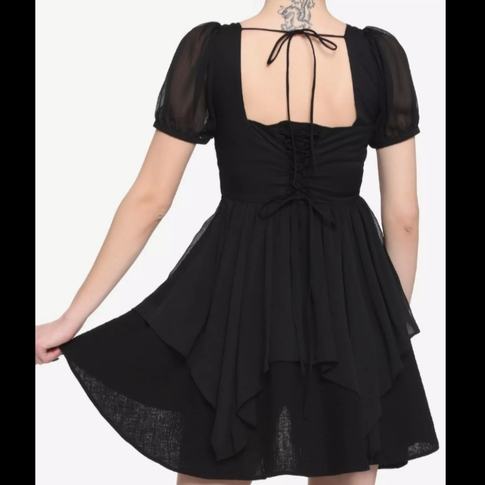 Hot Topic Lace Up Back Sweetheart Layered Dress